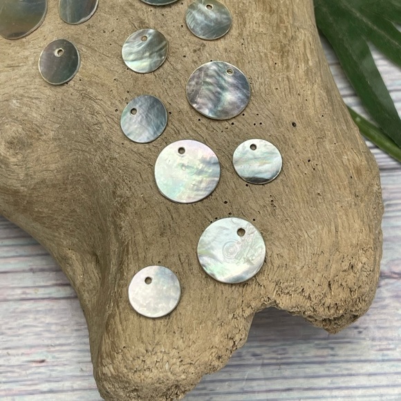 20 Abalone Mother of Pearl Shell Charms Lot in 2 sizes DIY jewelry Making Lot - Picture 7 of 16
